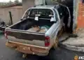 Militar da reserva bêbado é preso após bater em casa com camionete no bairro Dona Benta