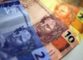 Aposentados e pensionistas do INSS começam a receber 13º nesta sexta