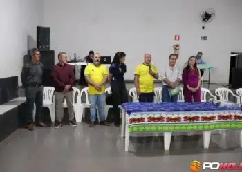 Entrega de trator para associação e anúncio de obras de asfalto e rede pluvial levam R$ 1,7 milhão em investimentos para Ponte Firme e Taboca