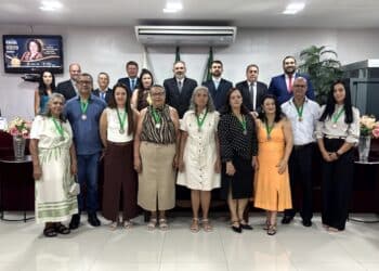 Câmara Municipal entrega Medalha de Mérito Educacional Professora Maria da Conceição Aparecida Garcia a profissionais da Educação